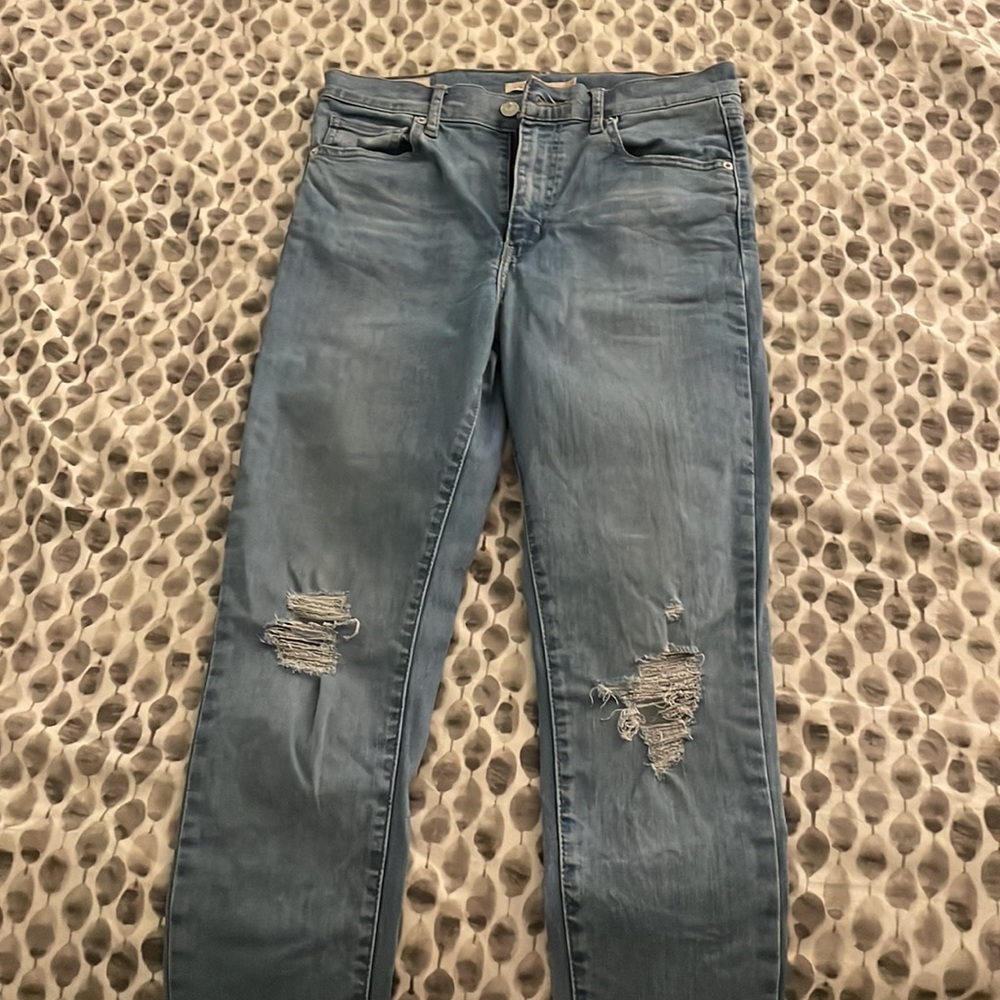Levi’s Mile High ripped Skinny Jeans size 29!